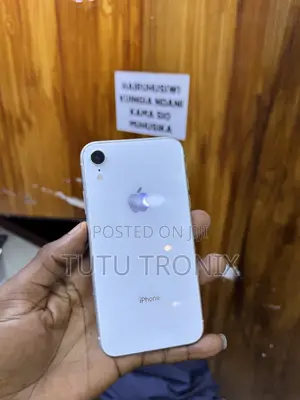 Apple iPhone XR 64 GB White