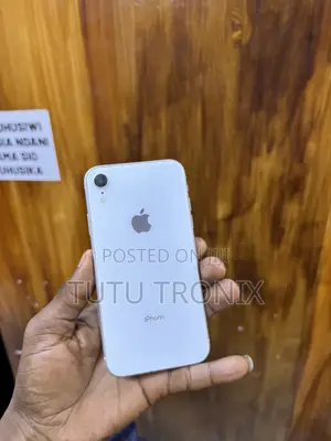 Apple iPhone XR 64 GB White