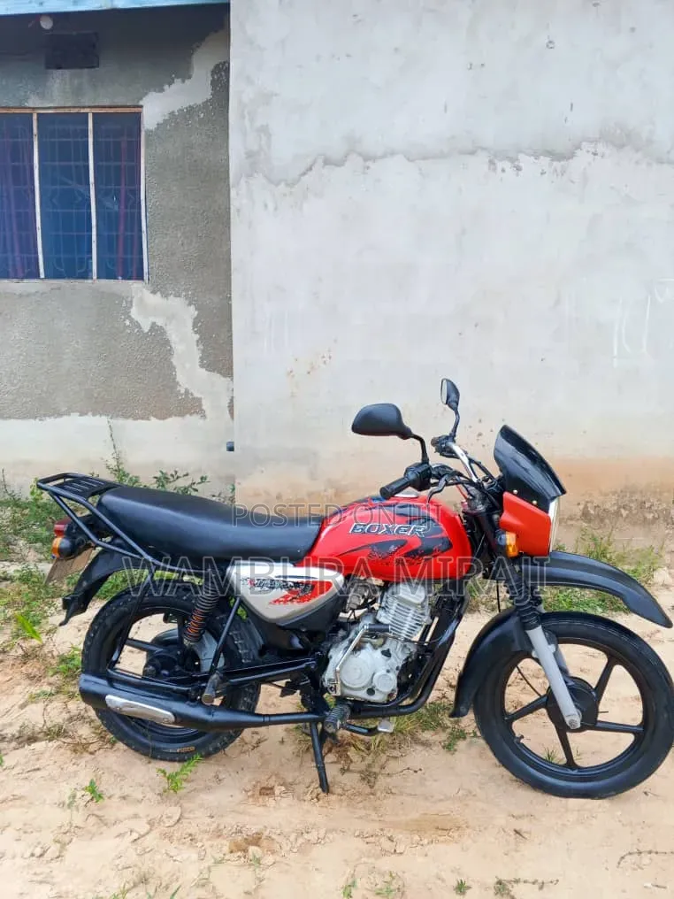 Bajaj Boxer 125 2025 Red