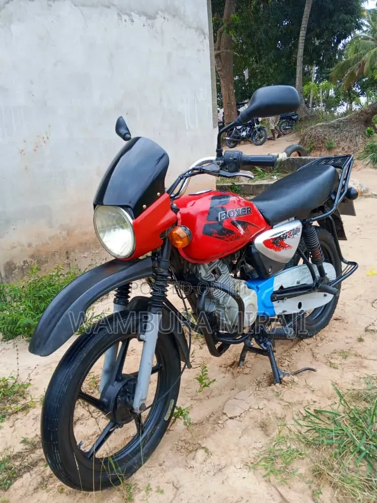 Bajaj Boxer 125 2025 Red
