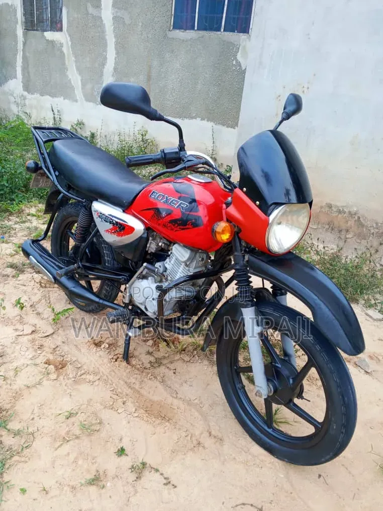Bajaj Boxer 125 2025 Red