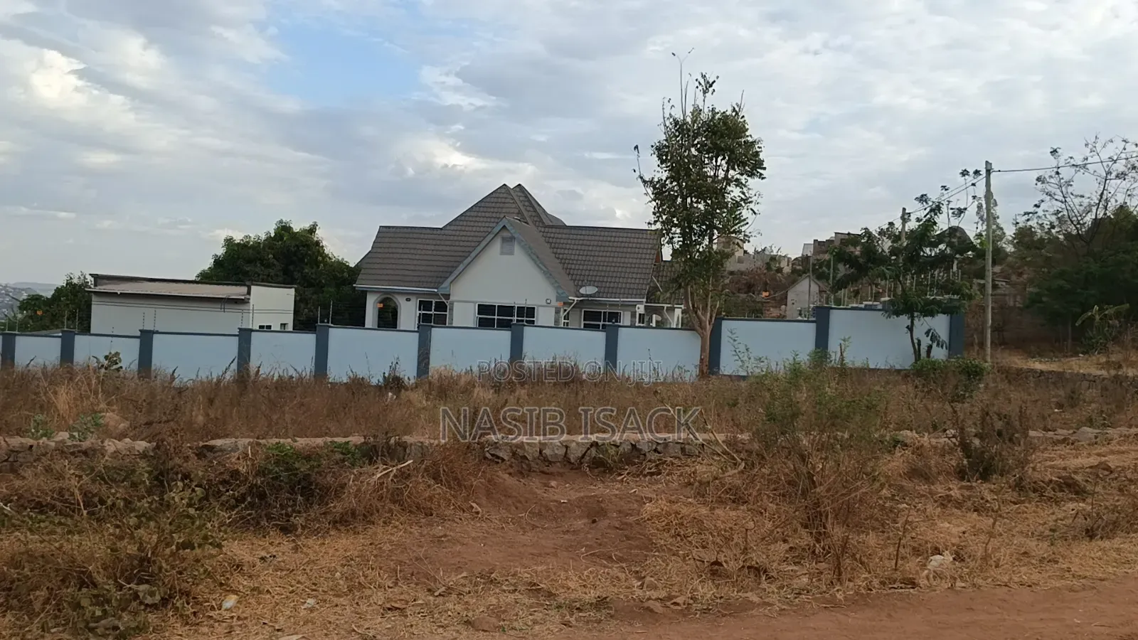 Furnished 3bdrm House in Mkolani for sale