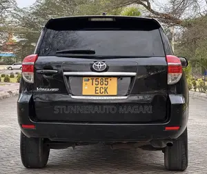 Toyota Vanguard 2010 Black