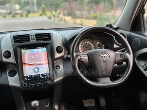 Toyota Vanguard 2010 Black