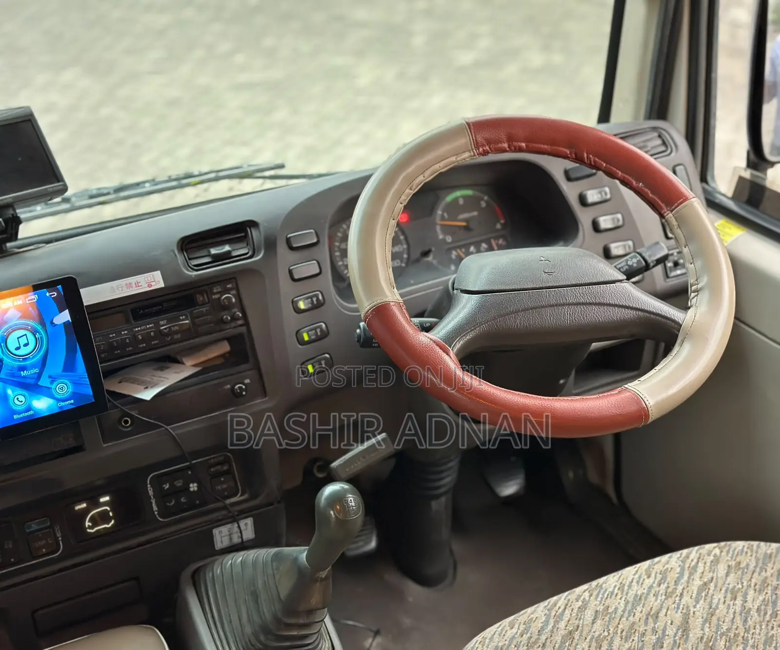 Mitsubishi Fuso Rosa 1997 White