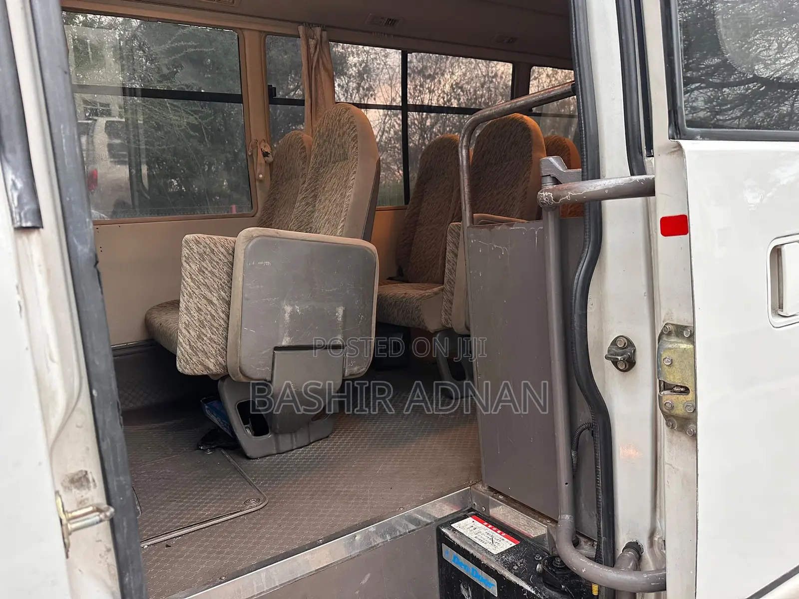 Mitsubishi Fuso Rosa 1997 White