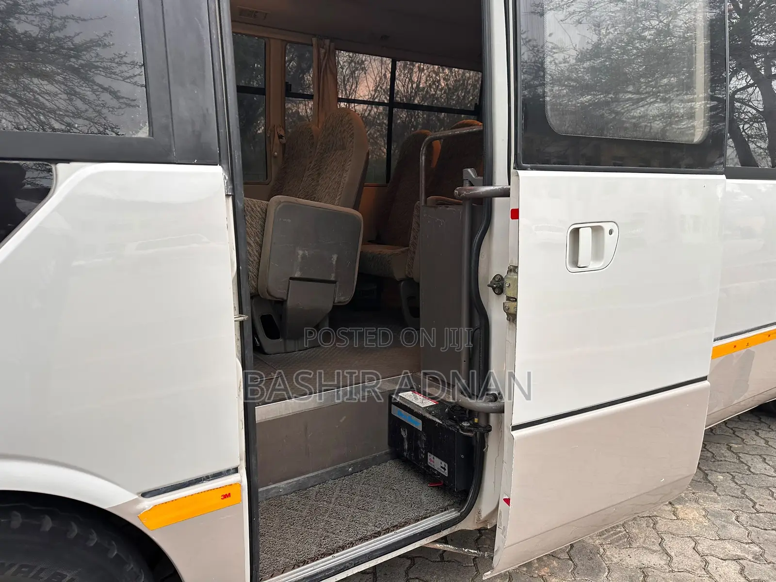 Mitsubishi Fuso Rosa 1997 White
