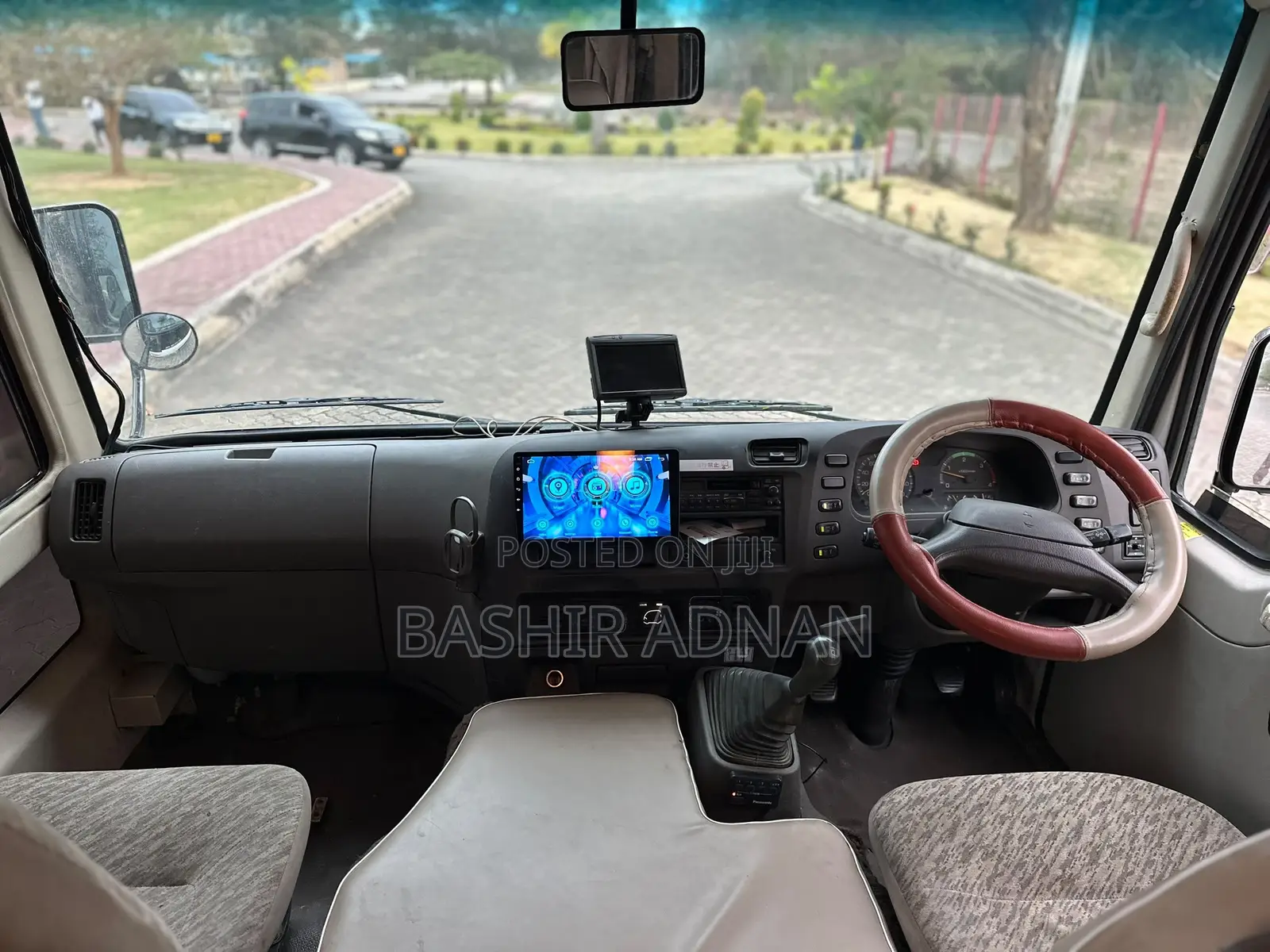 Mitsubishi Fuso Rosa 1997 White