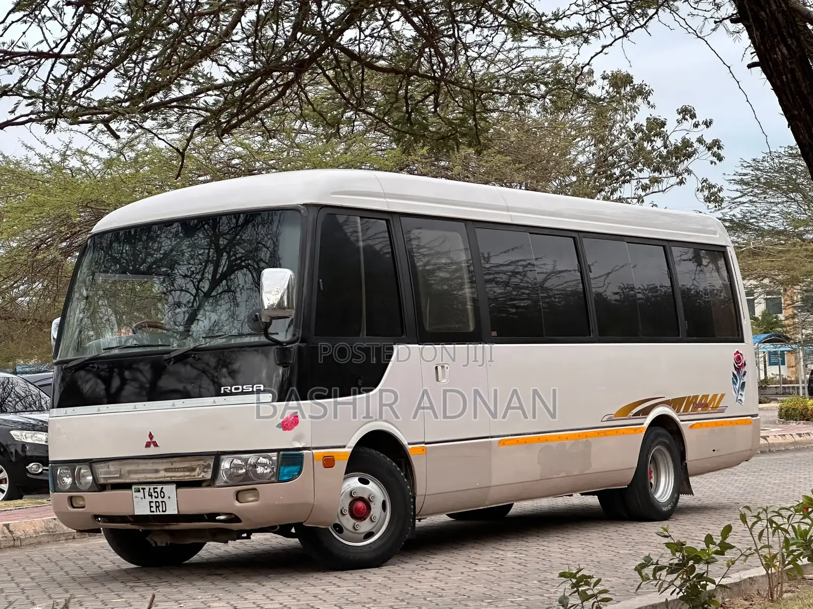 Mitsubishi Fuso Rosa 1997 White