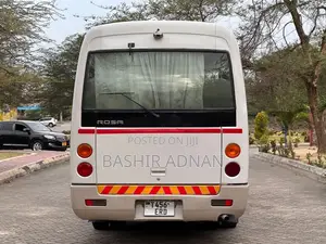 Mitsubishi Fuso Rosa 1997 White