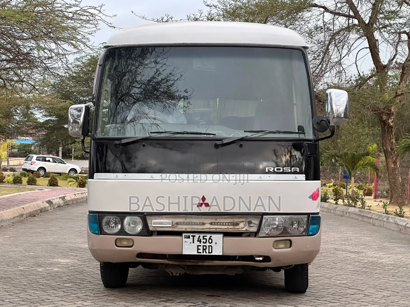 Mitsubishi Fuso Rosa 1997 White