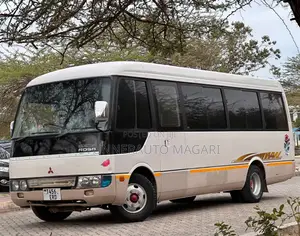 Mitsubishi Fuso Rosa 2000 White