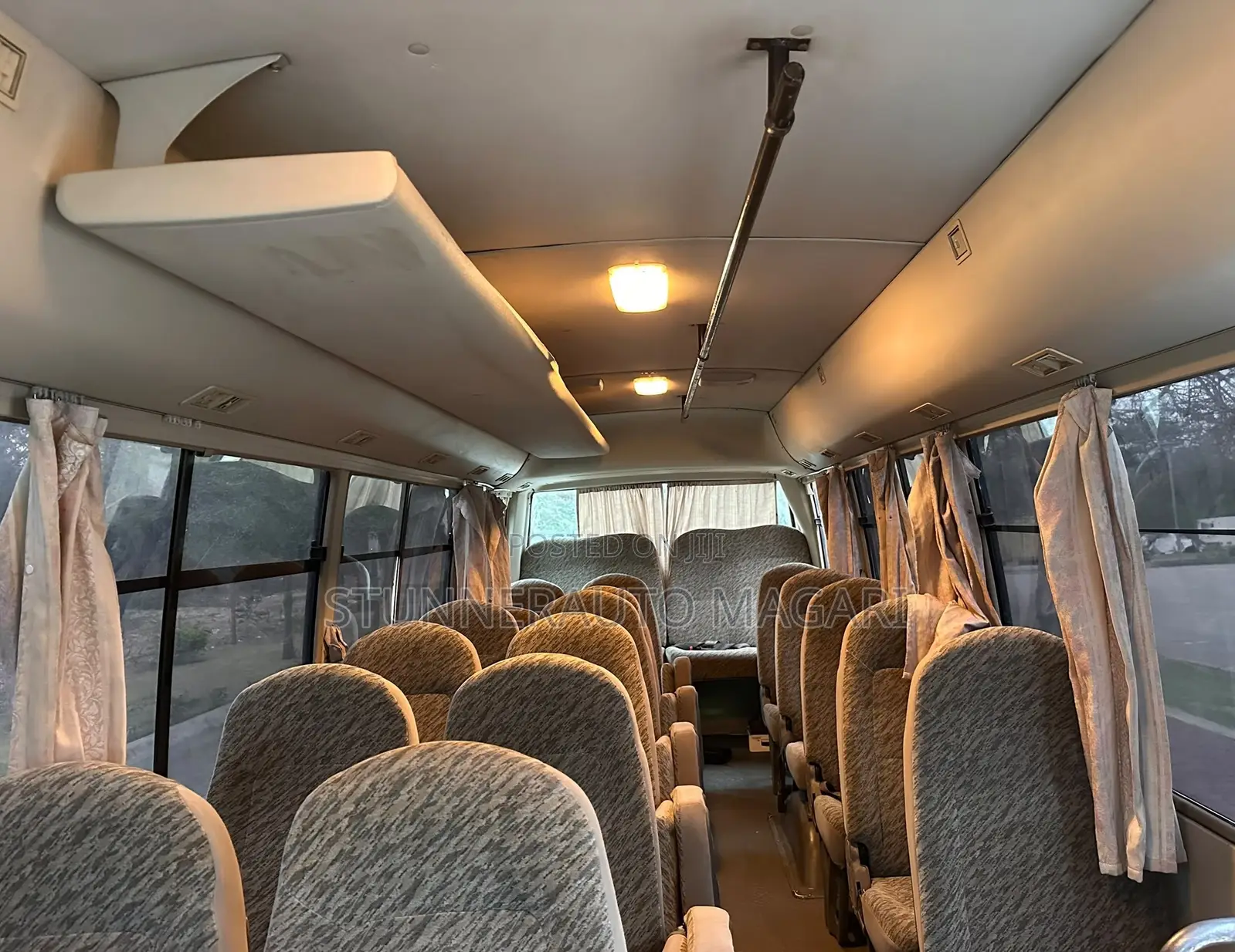 Mitsubishi Fuso Rosa 2000 White