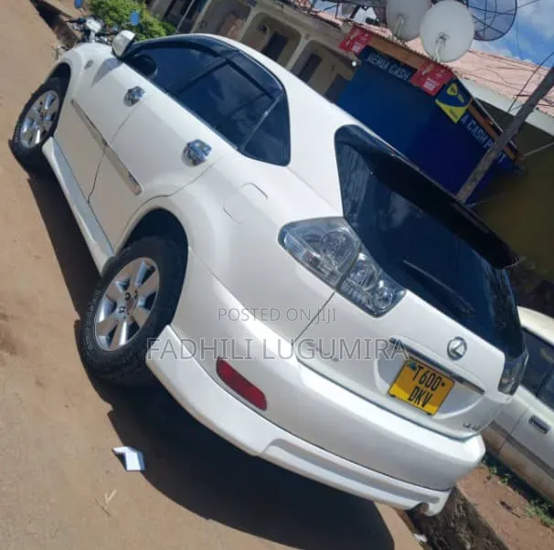 Toyota Harrier 2006 White