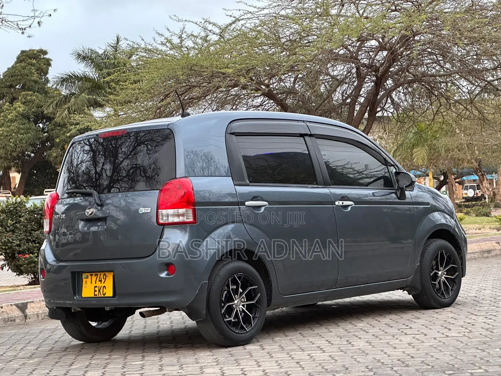 Toyota Porte 1.5 FWD 2015 Gray