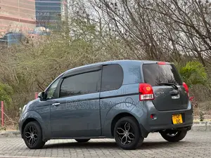 Toyota Porte 1.5 FWD 2015 Gray