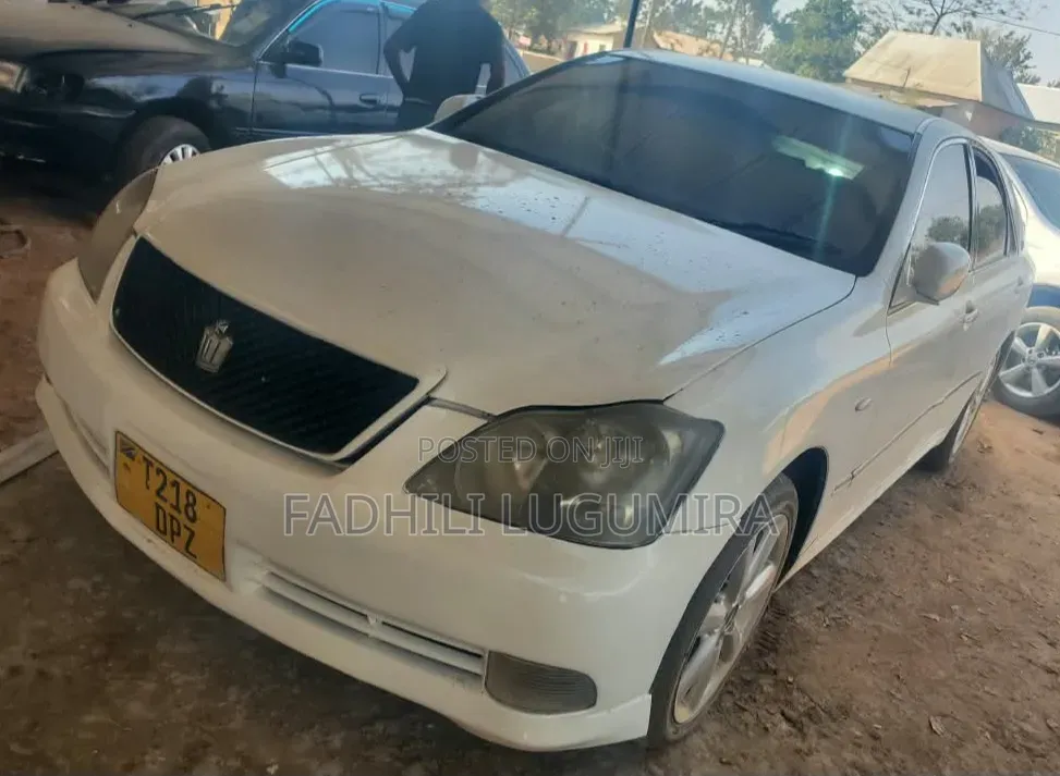 Toyota Crown 2004 Black