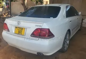 Toyota Crown 2004 Black