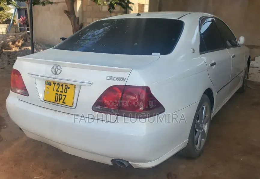 Toyota Crown 2004 Black