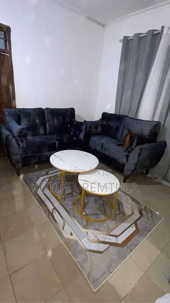 Sofa Set Inauzwa