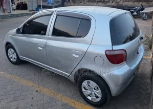 Toyota Vitz 2003 Silver
