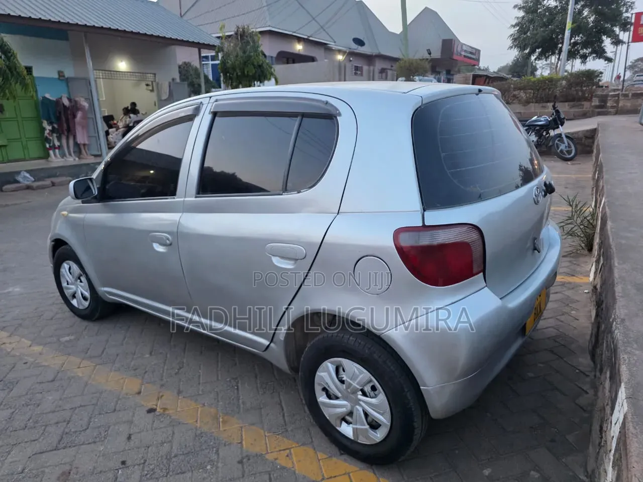 Toyota Vitz 2003 Silver
