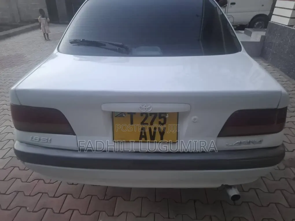 Toyota Carina 2001 White