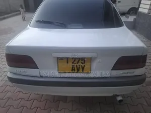 Toyota Carina 2001 White