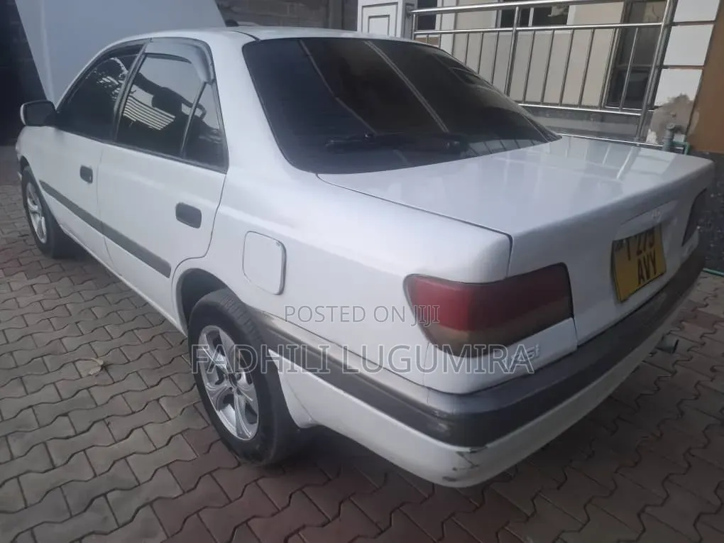 Toyota Carina 2001 White