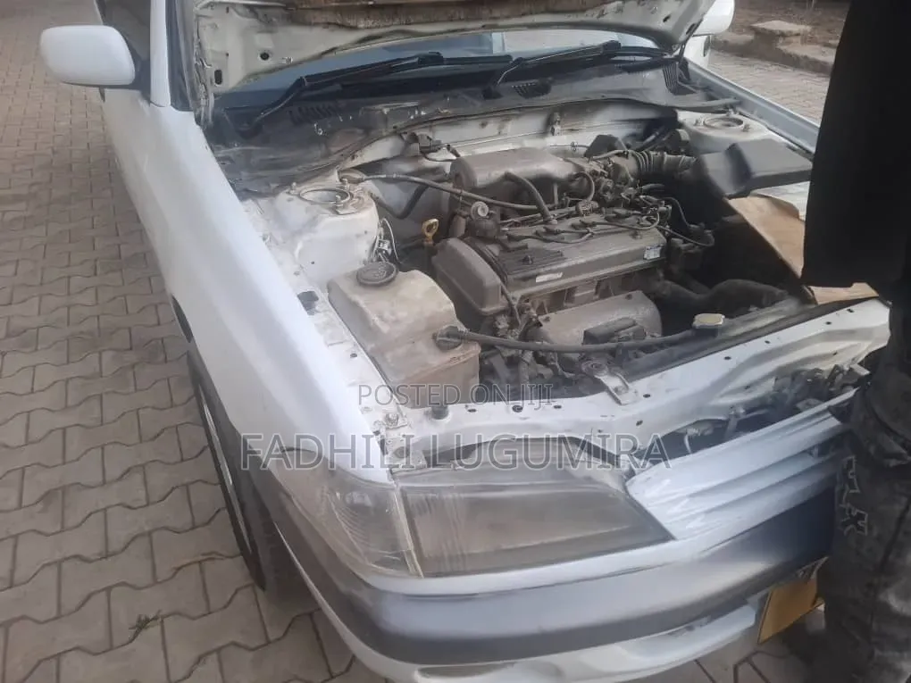 Toyota Carina 2001 White