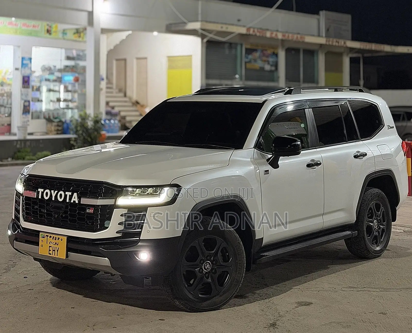 Toyota Land Cruiser LC300 2024 Pearl