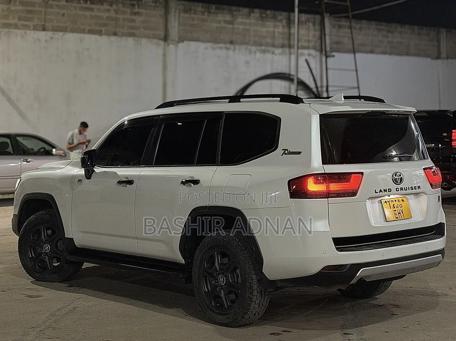 Toyota Land Cruiser LC300 2024 Pearl