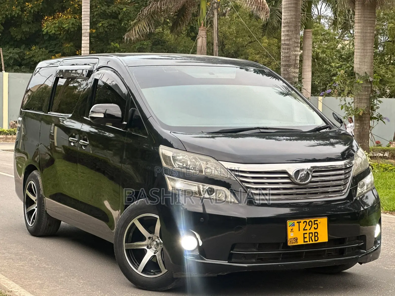 Toyota Vellfire V 2.4 FWD 7-Seater 2009 Black