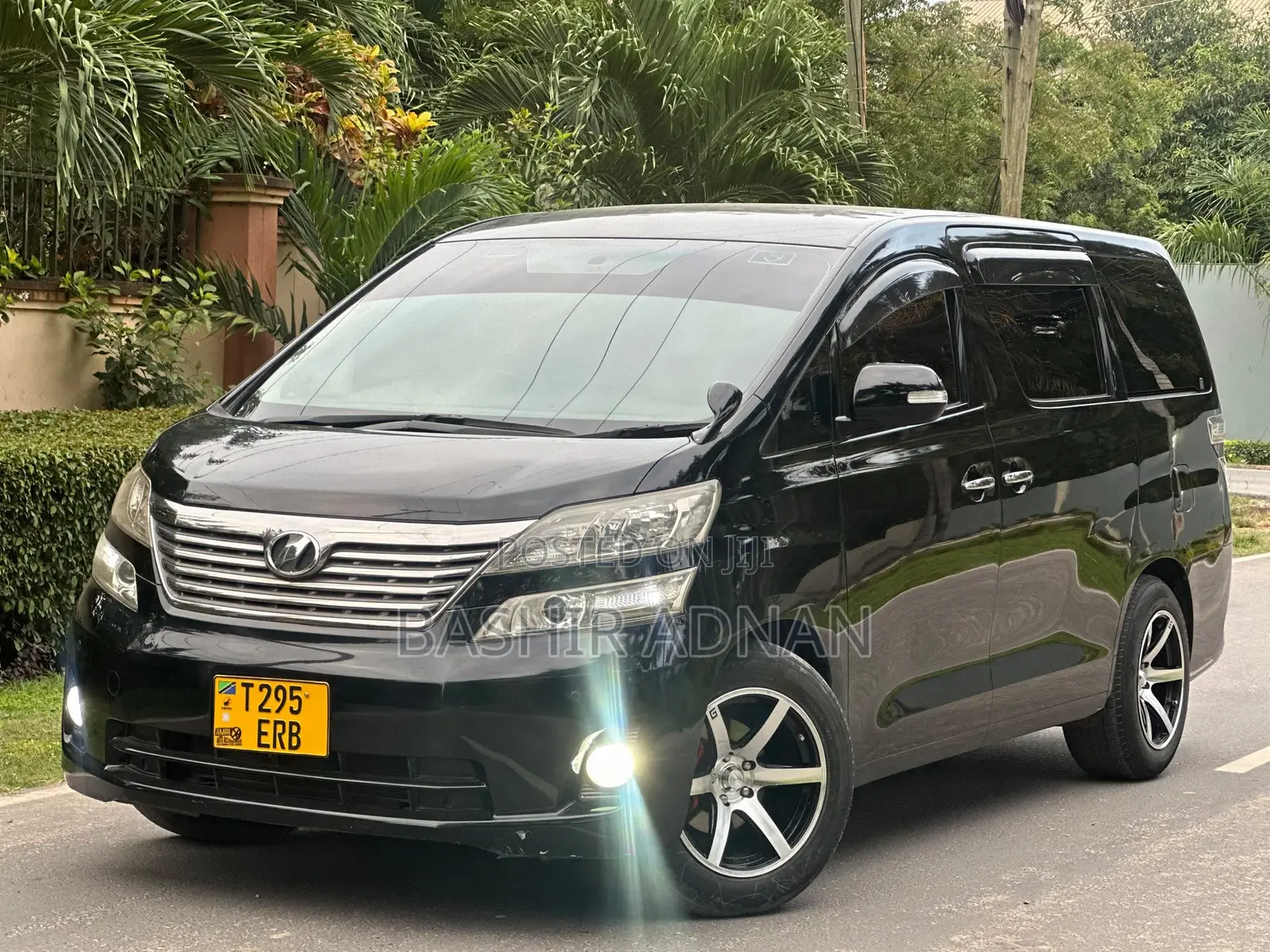 Toyota Vellfire V 2.4 FWD 7-Seater 2009 Black