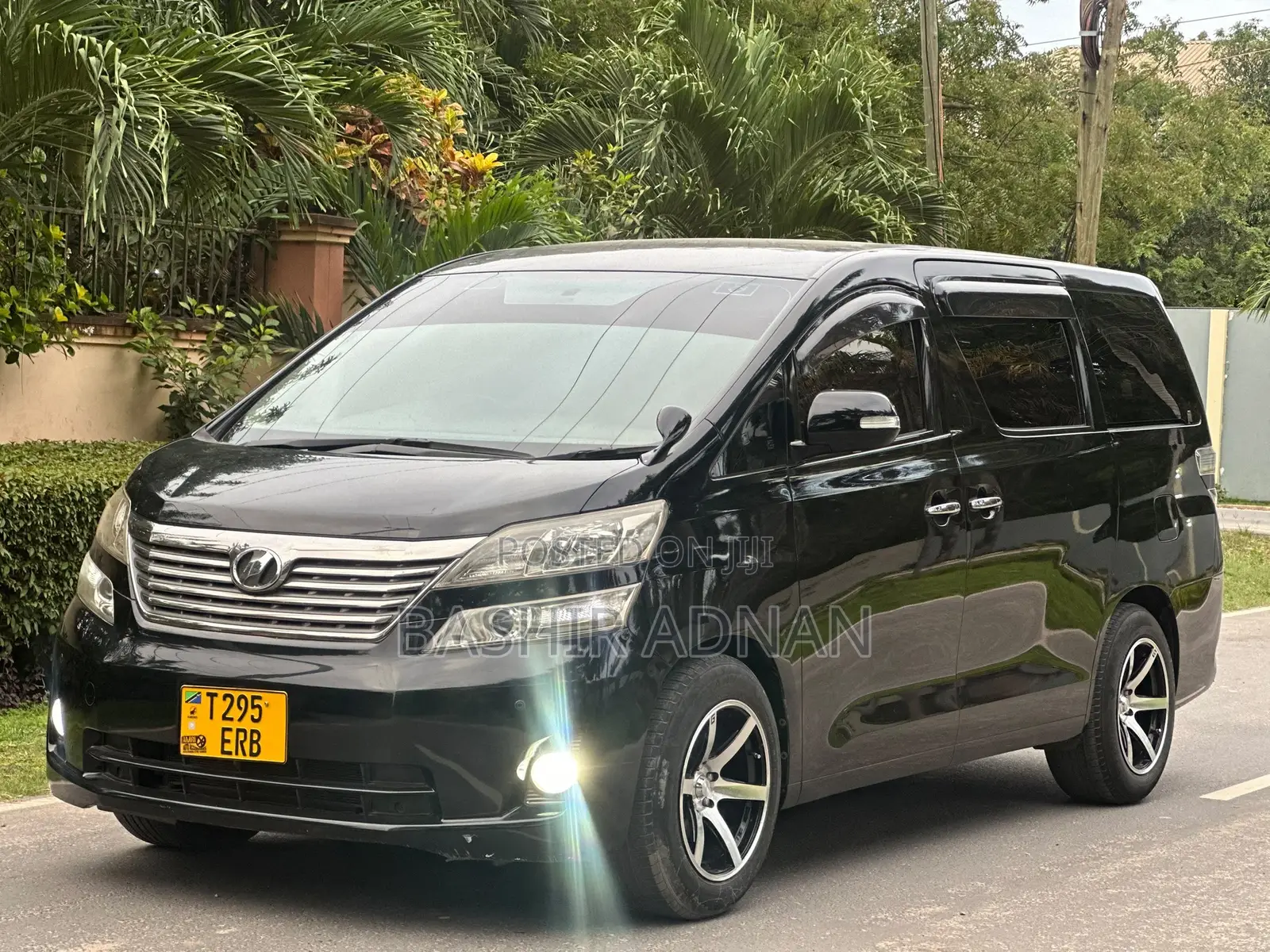 Toyota Vellfire V 2.4 FWD 7-Seater 2009 Black