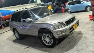 Toyota RAV4 Base 4x4 1999 Silver