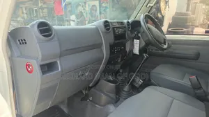 Toyota Land Cruiser 2021 White