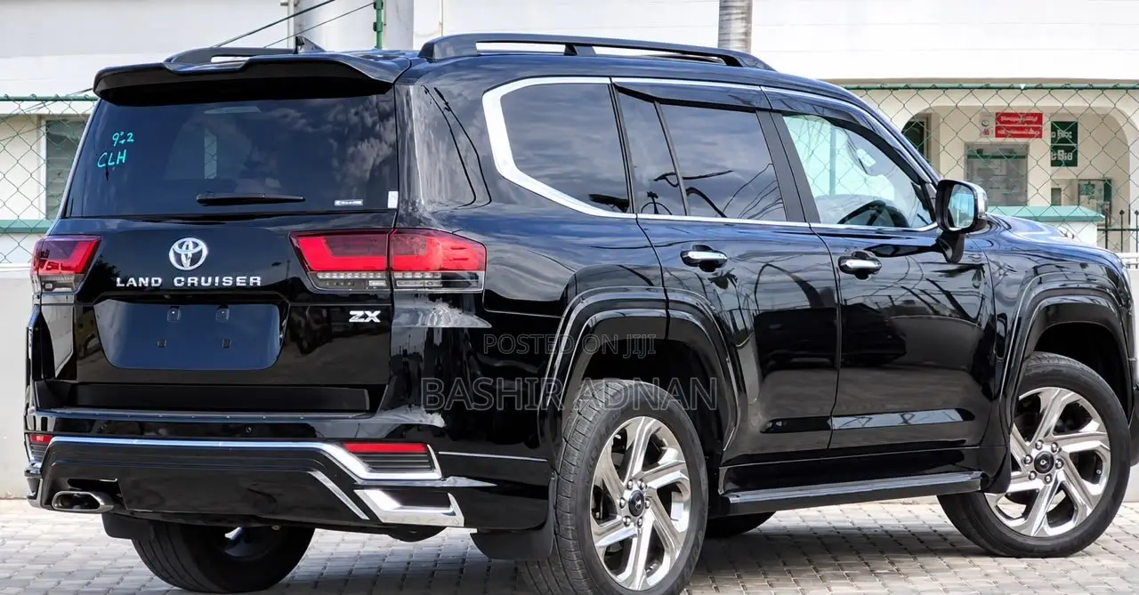 Toyota Land Cruiser 2023 Matt Black