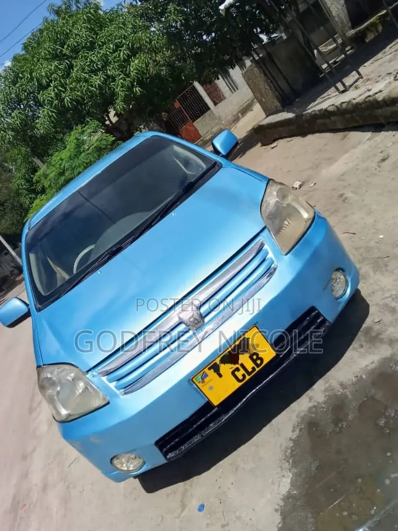 Toyota Raum 2004 Blue