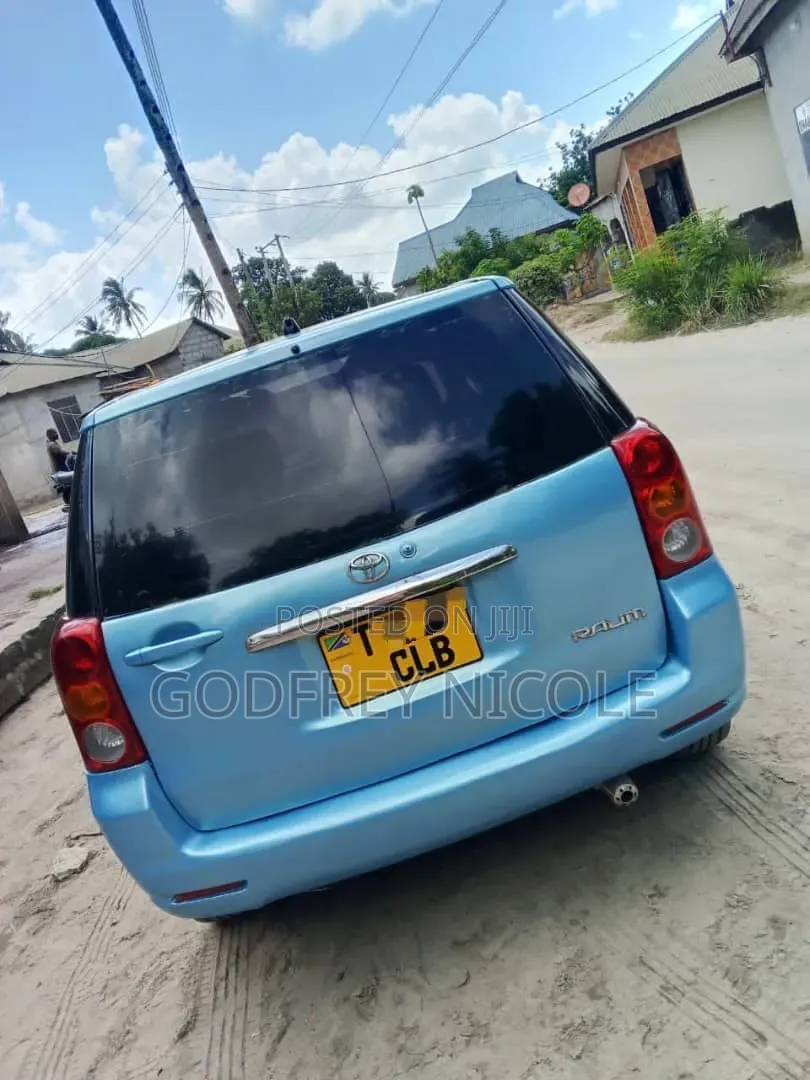 Toyota Raum 2004 Blue