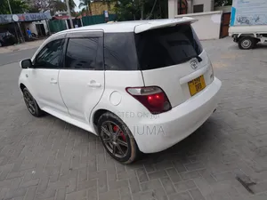 Toyota IST 2006 White