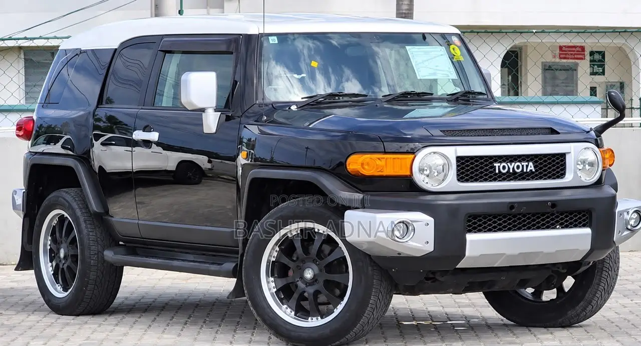Toyota FJ Cruiser 2012 Black