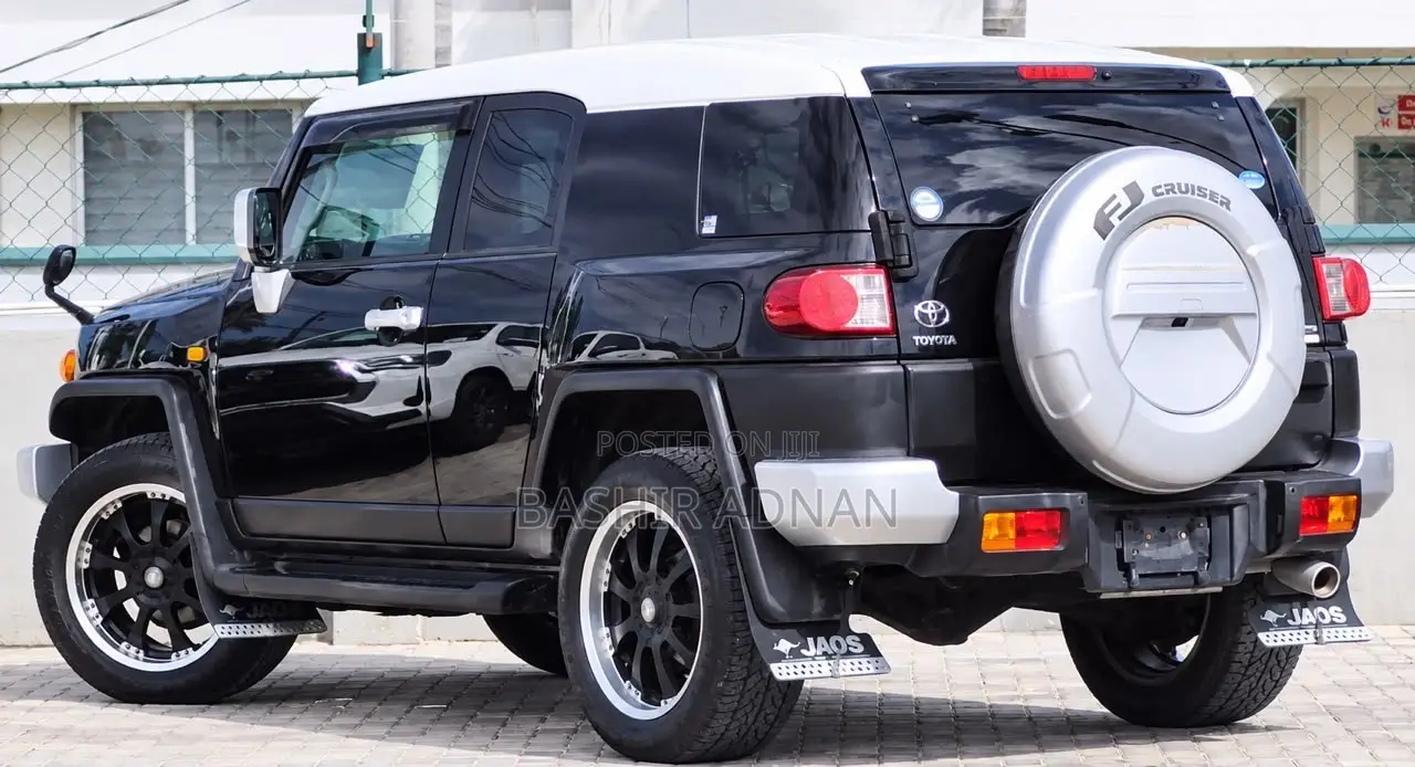 Toyota FJ Cruiser 2012 Black