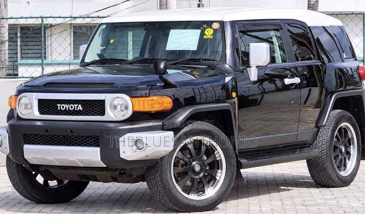 Toyota FJ Cruiser 2015 Black