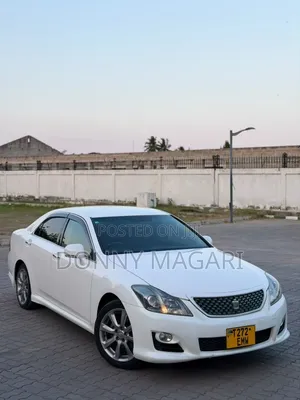 Toyota Crown 2015 White