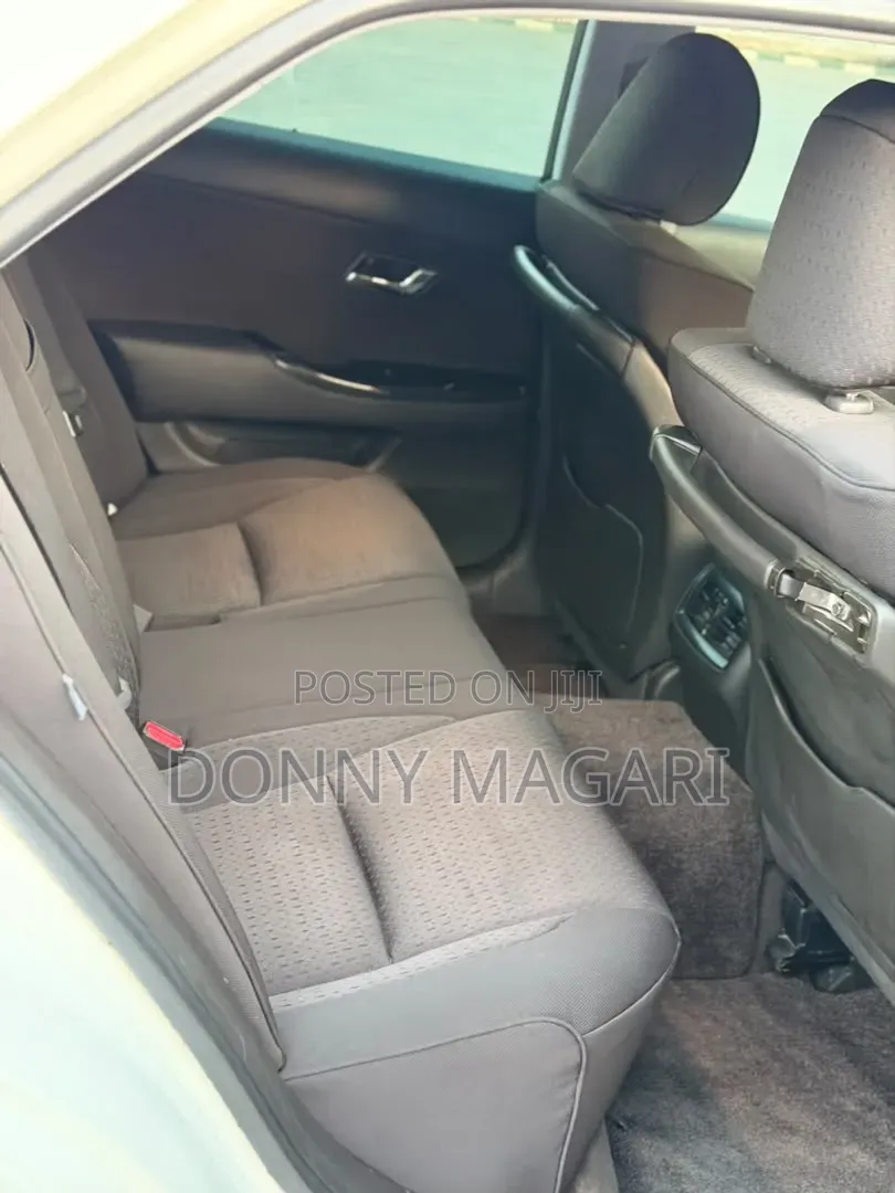 Toyota Crown 2015 White