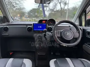 Toyota Porte 2015 Gray