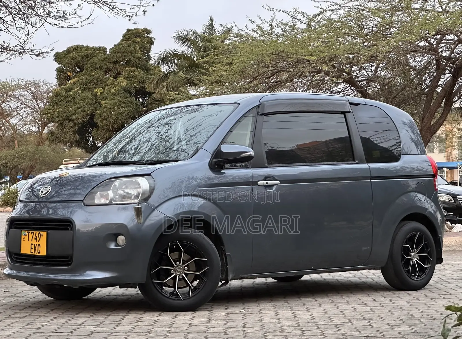 Toyota Porte 2015 Gray