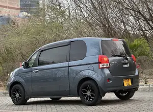Toyota Porte 2015 Gray