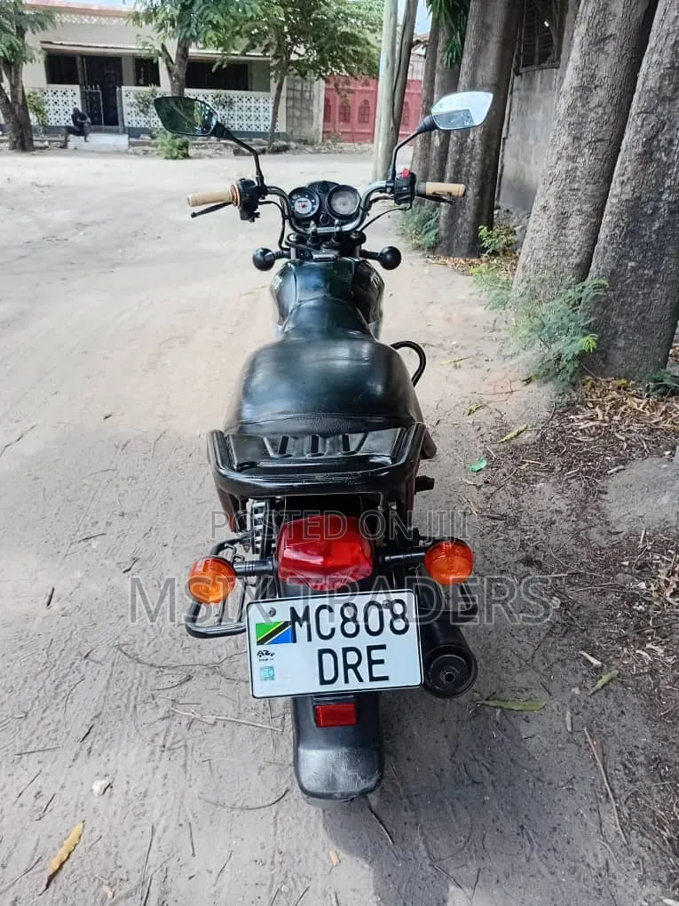 TVS HLX 125 2024 Blue